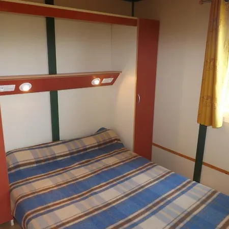 Chalet 4 Pers Avec Piscine Chauffee, Terrasse Et Tv - - Fr-1-742-538 Holiday home *
