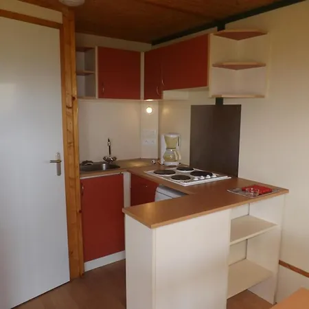 Chalet 4 Pers Avec Piscine Chauffee, Terrasse Et Tv - - Fr-1-742-538 *