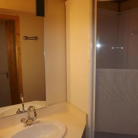 4 Pers Avec Piscine Chauffee, Terrasse Et Tv - - Fr-1-742-538 * Maurs